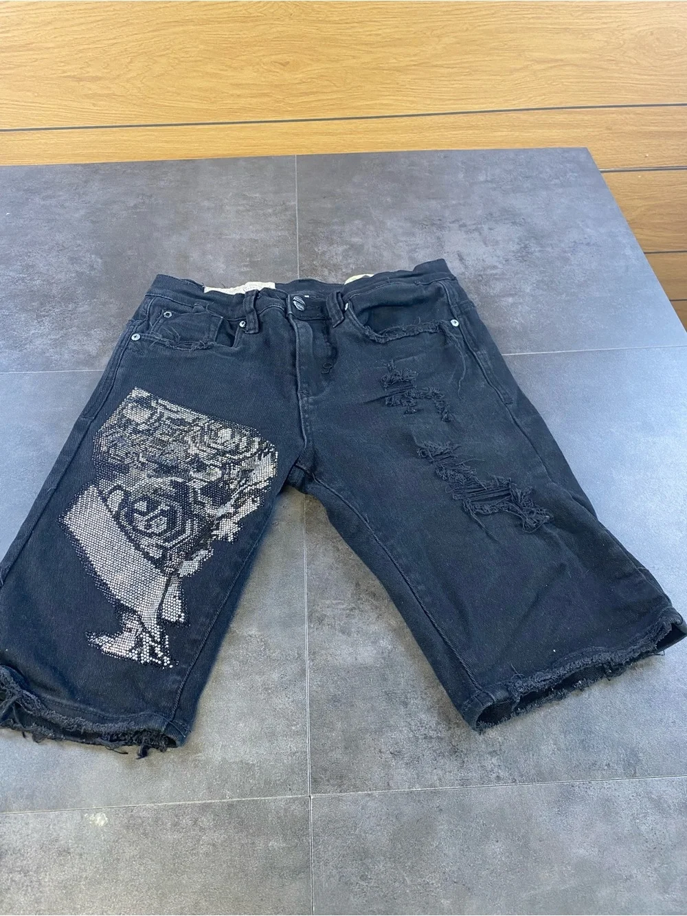 Industrial Indigo Men's Black Distressed‎ Rhinestone Bermuda Jean Shorts size 32